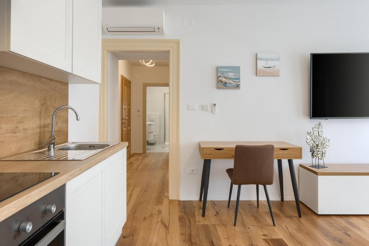 Deluxe Apartment Antonija Porec Exterior photo